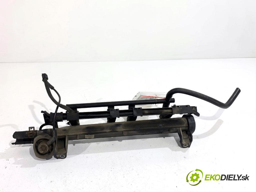 SKODA OCTAVIA I liftback 2003 85 kW 2.0 1984 Lišta vstrekovacia 06A133317A (Vstrekovacia lišta)