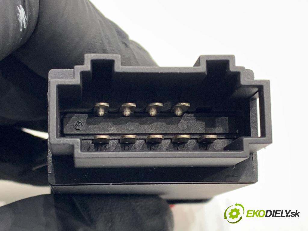 AUDI A4 B5 Kombi 2000 85 kW 1.9 TDI 1896 Spínač svetiel výstražných (núdzových)  (Prepínacie páčky pod volantom)