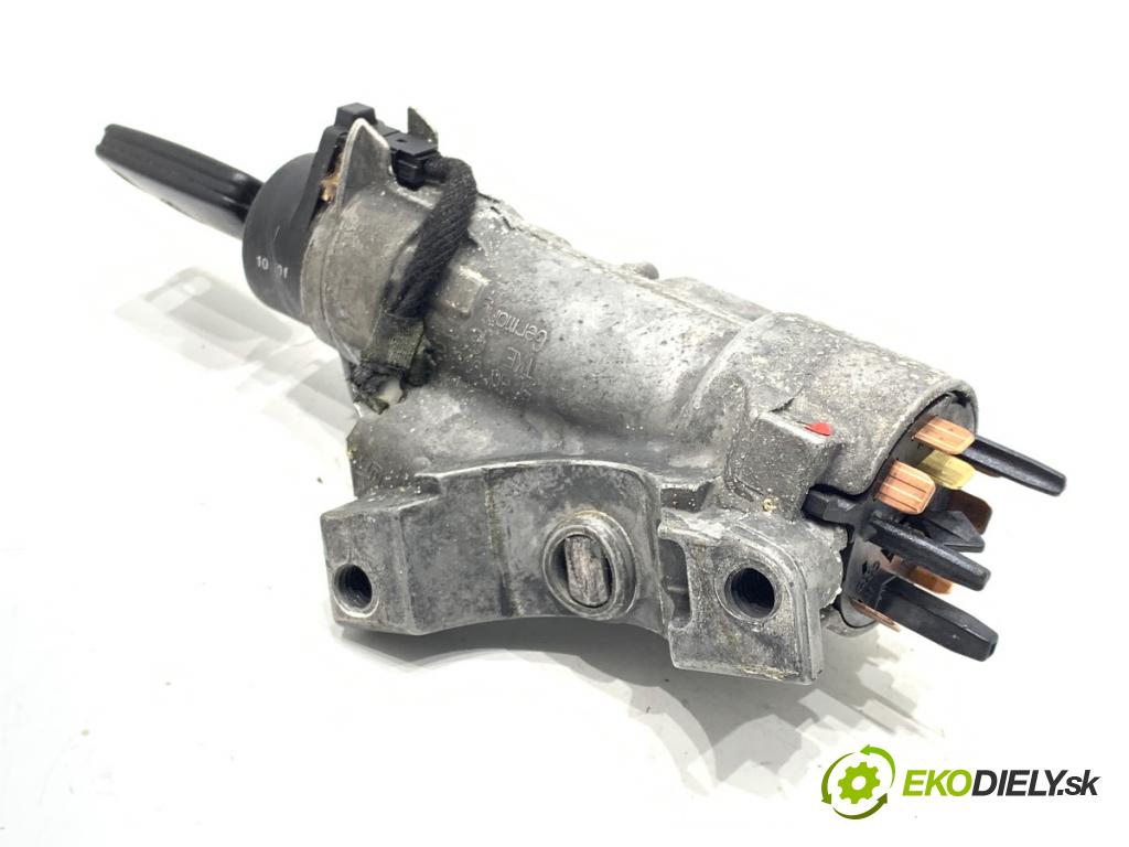 AUDI A4 B5 Kombi 2000 85 kW 1.9 TDI 1896 spinačka 4B0905851C (Spínacia skrinka)