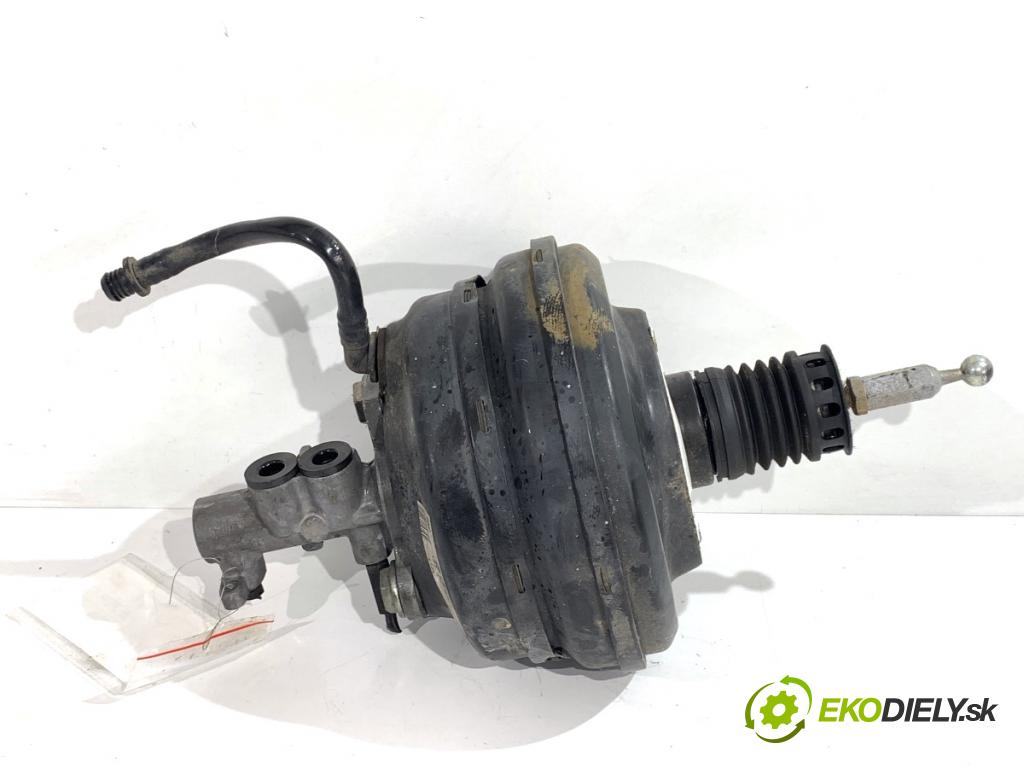 AUDI A4 B5 Kombi 2000 85 kW 1.9 TDI 1896 Posilovač bŕzd 4B3612105