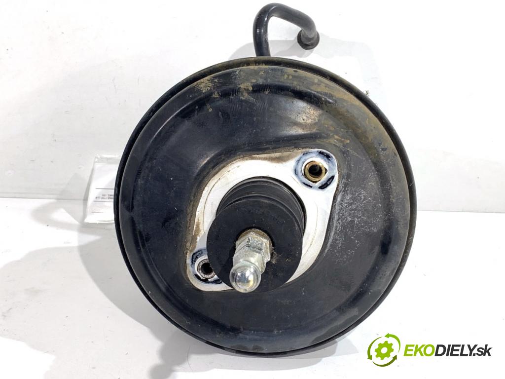 AUDI A4 B5 Kombi 2000 85 kW 1.9 TDI 1896 Posilovač bŕzd 4B3612105