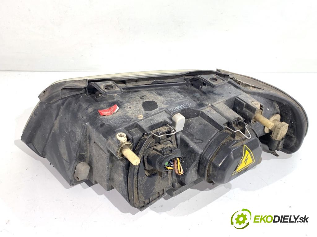 AUDI A4 B5 Kombi 2000 85 kW 1.9 TDI 1896 Svetlomet pravy predný XENON