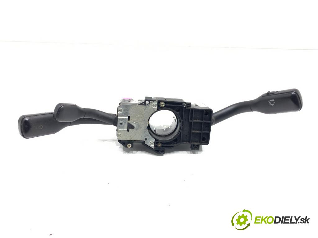 AUDI A4 B5 Kombi 2000 85 kW 1.9 TDI 1896 Prepínač kombinovaný 4D0953513D (Prepínacie páčky pod volantom)