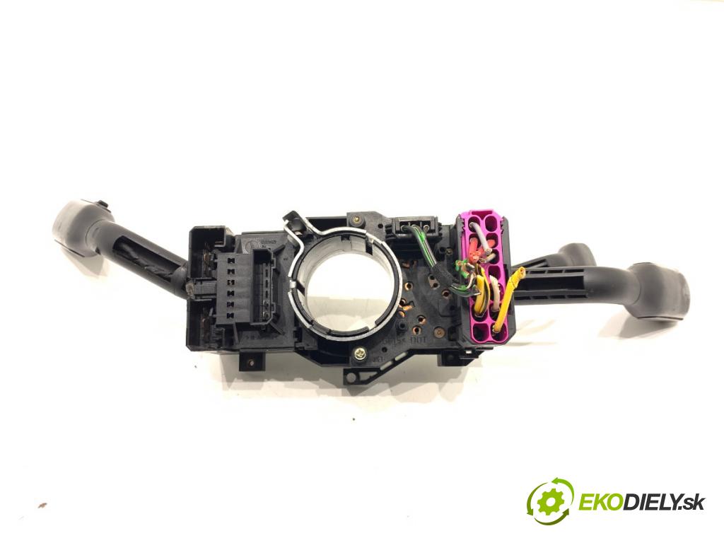 AUDI A4 B5 Kombi 2000 85 kW 1.9 TDI 1896 Prepínač kombinovaný 4D0953513D (Prepínacie páčky pod volantom)