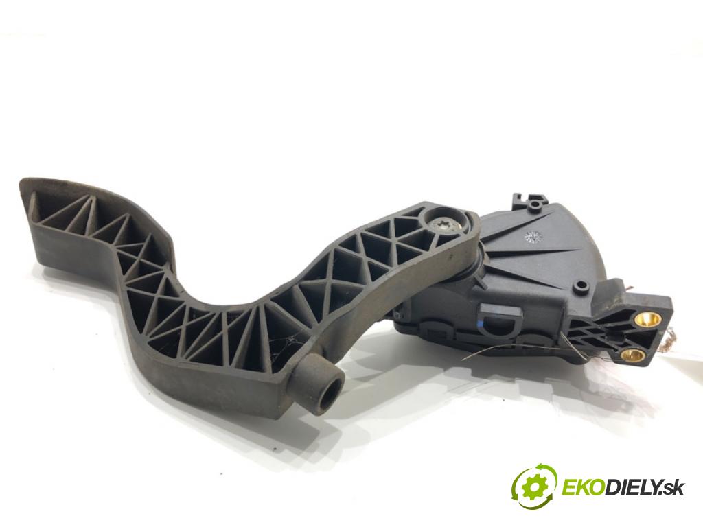 AUDI A4 B5 Kombi 2000 85 kW 1.9 TDI 1896 Potenciometer plynu 8D1721523 (Potenciometer plynového pedálu)