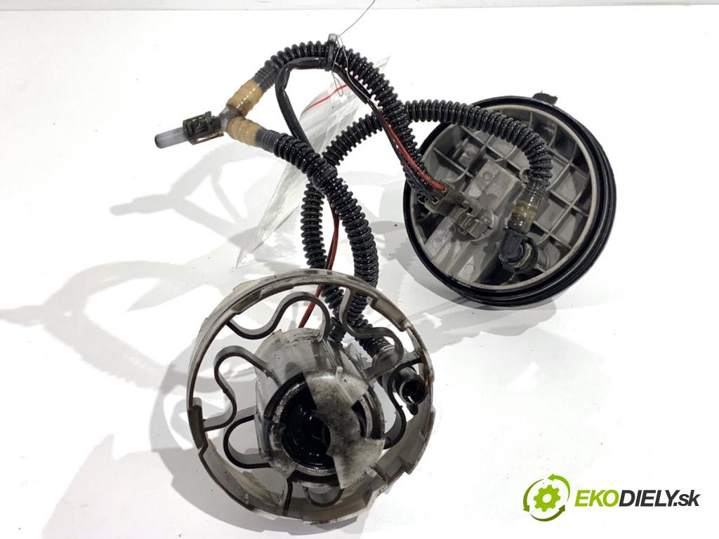 AUDI A4 B5 Kombi 2000 85 kW 1.9 TDI 1896 Pumpa paliva 8D0906087AF