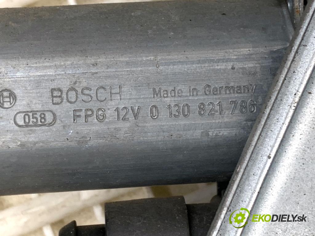 AUDI A4 B5 Kombi 2000 85 kW 1.9 TDI 1896 Mechanizmus okna pravy predný 8D0837754