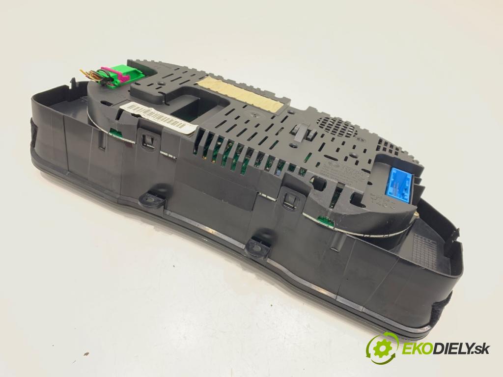 AUDI A4 B5 Kombi 2000 85 kW 1.9 TDI 1896 Prístrojovka 8D0920900 (Prístrojová doska)