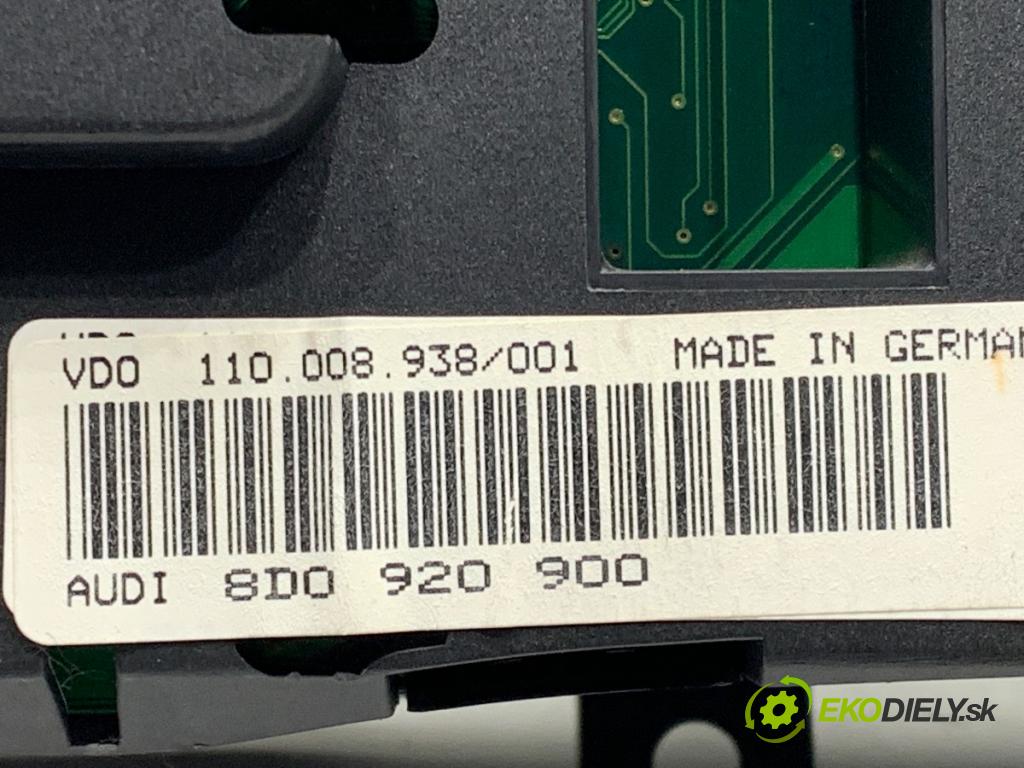 AUDI A4 B5 Kombi 2000 85 kW 1.9 TDI 1896 Prístrojovka 8D0920900 (Prístrojová doska)