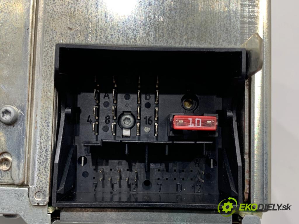 VW POLO IV 9N liftback 2006 55 kW 1.4 16V 1390 RADIO 6Q0035152A (Audio zariadenie)