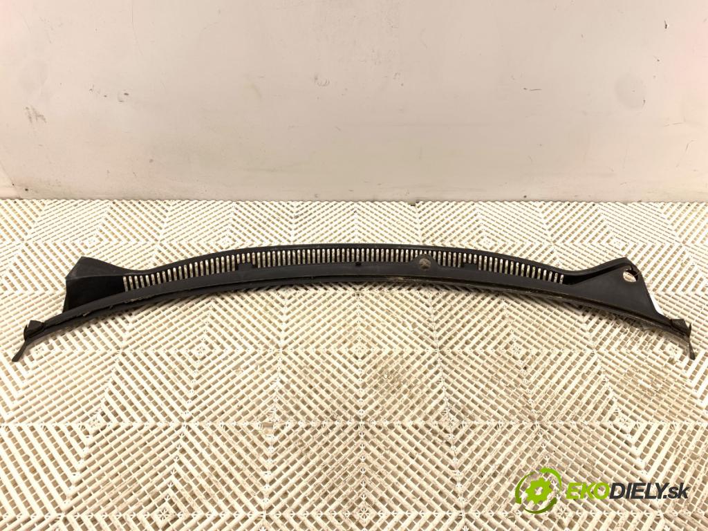 VW POLO IV 9N liftback 2006 55 kW 1.4 16V 1390 Torpédo, plast pod čelné okno  (Torpédo (plast pod čelným sklom))