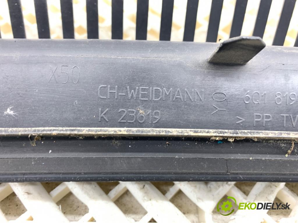 VW POLO IV 9N liftback 2006 55 kW 1.4 16V 1390 Torpédo, plast pod čelné okno  (Torpédo (plast pod čelným sklom))