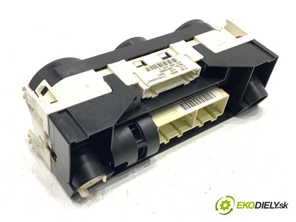 VW POLO IV 9N liftback 2006 55 kW 1.4 16V 1390 Panel ovládania kúrenia 6Q0820045G (Prepínacie páčky pod volantom)