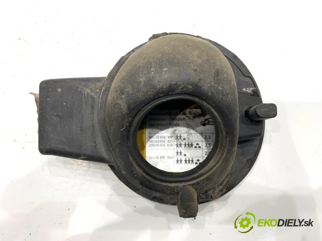 VW POLO IV 9N liftback 2006 55 kW 1.4 16V 1390 Dvierka nádrže paliva 6Q6809857E (Kľučka dverí ostatné)