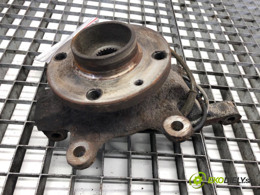 NISSAN MICRA K12 liftback 2003 59 kW 1.2 16V 1240 náboj pravy predný