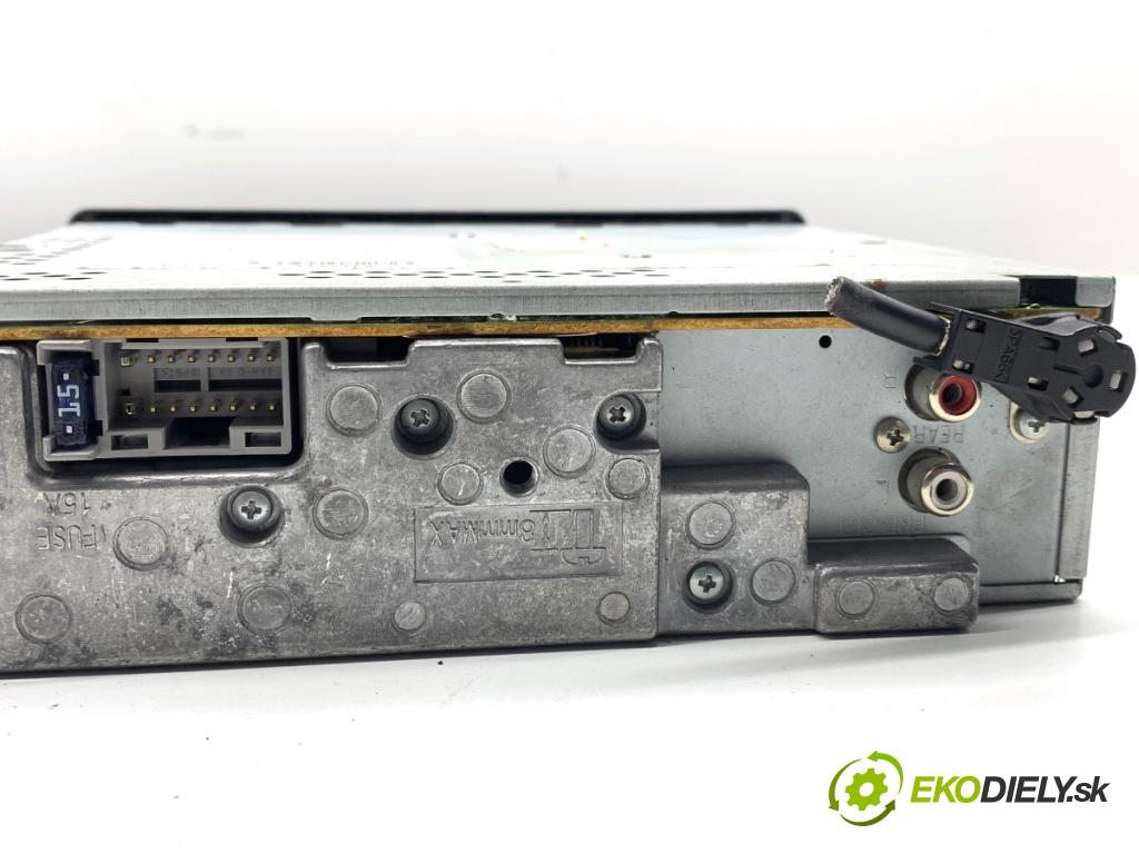 NISSAN MICRA K12 liftback 2003 59 kW 1.2 16V 1240 RADIO CQ-C1311NE (Audio zariadenie)