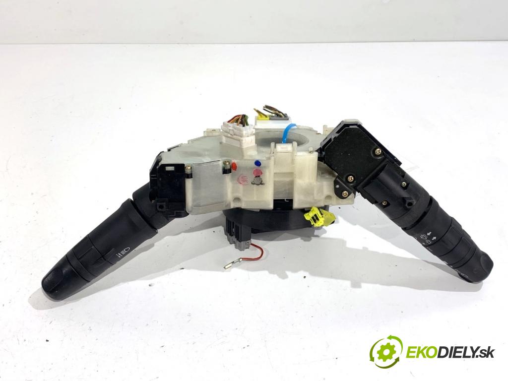 NISSAN MICRA K12 liftback 2003 59 kW 1.2 16V 1240 Prepínač kombinovaný 25560AX602 (Prepínacie páčky pod volantom)