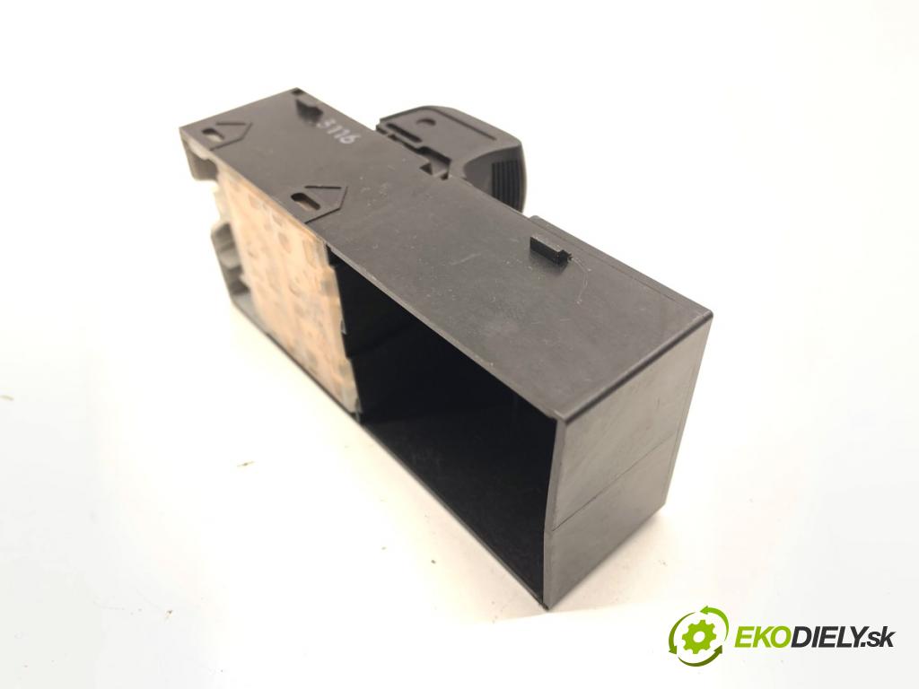 NISSAN MICRA K12 liftback 2003 59 kW 1.2 16V 1240 Prepínač okien  (Prepínacie páčky pod volantom)