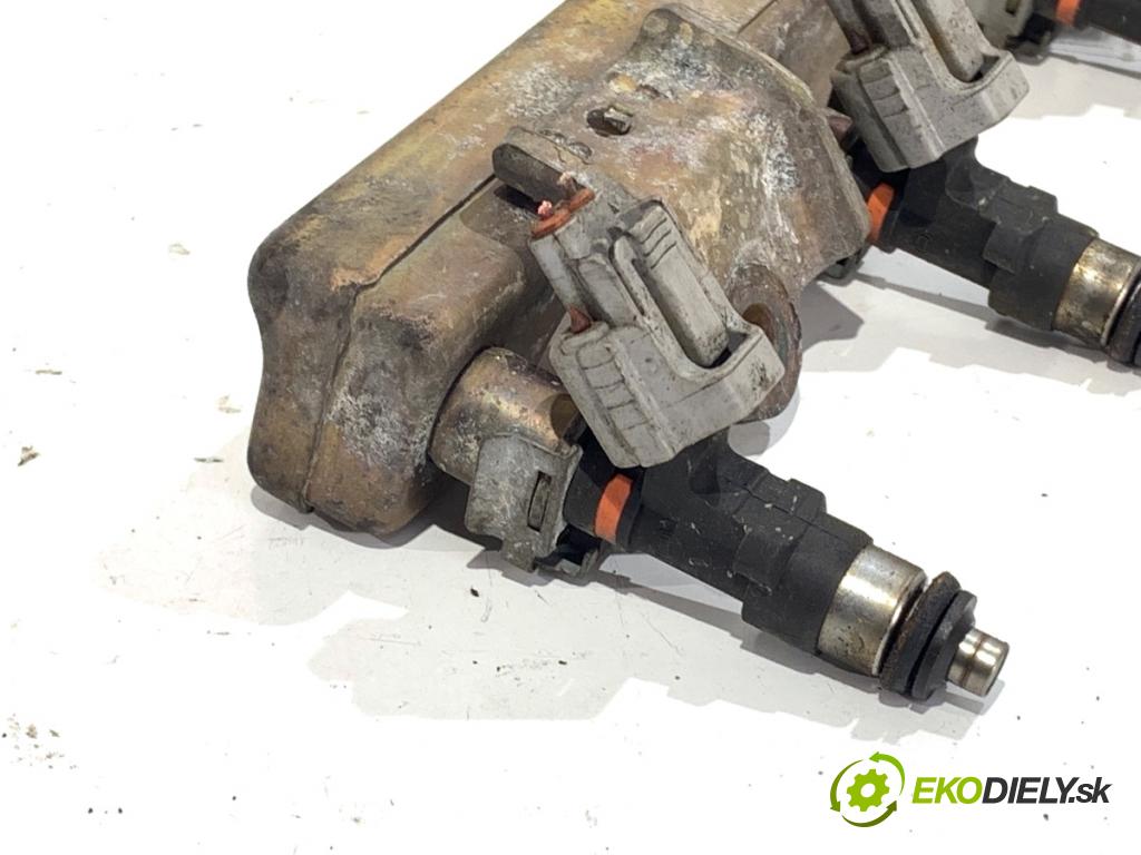 NISSAN MICRA K12 liftback 2003 59 kW 1.2 16V 1240 Lišta vstrekovacia 16600AX200 (Vstrekovacia lišta)