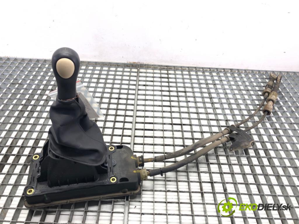 NISSAN MICRA K12 liftback 2003 59 kW 1.2 16V 1240 Kulisa 3889010 (Rýchlostná páka (kulisa))