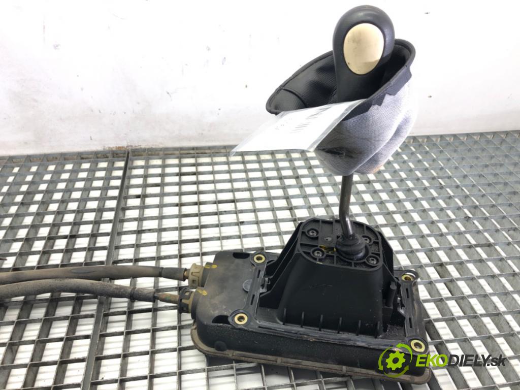 NISSAN MICRA K12 liftback 2003 59 kW 1.2 16V 1240 Kulisa 3889010 (Rýchlostná páka (kulisa))