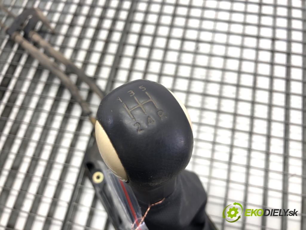 NISSAN MICRA K12 liftback 2003 59 kW 1.2 16V 1240 Kulisa 3889010 (Rýchlostná páka (kulisa))