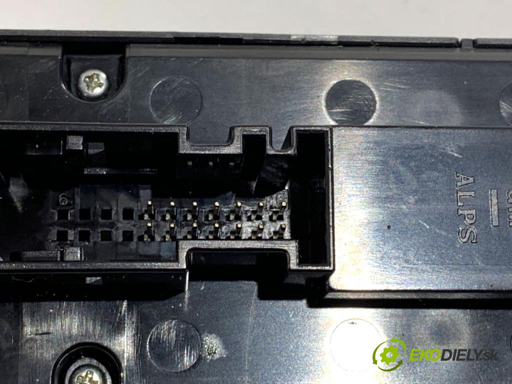 OPEL ASTRA H liftback 2007 66 kW 1.3 CDTI (L48) 1248 Prepínač okien 13228706 (Prepínacie páčky pod volantom)