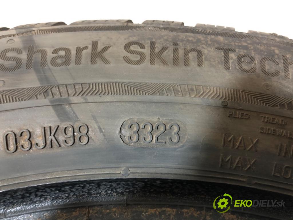 --- ---      PNEUMATIKA: zima 2X 205/55 16" UNIROYAL