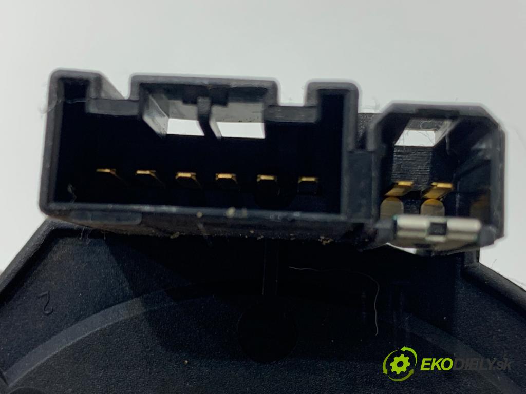 LAND ROVER FREELANDER I samochód terenowy zamknięty 2000 72 kW 2.0 DI 4x4 1994 kroužek slimák airbag  (Airbag)