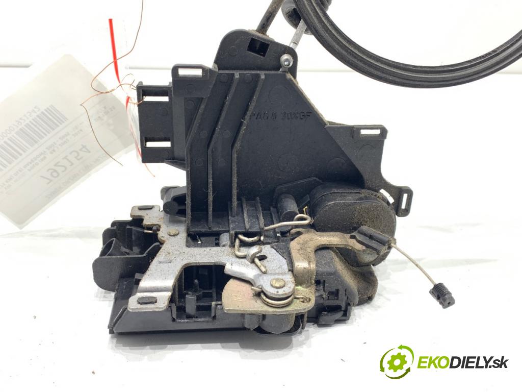 VW POLO IV 9N liftback 2002 55 kW 1.4 TDI 1422 zámok Dvere ľavy predný