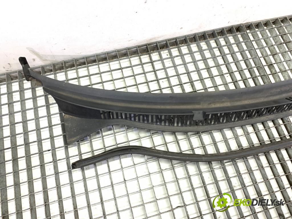 VW POLO IV 9N liftback 2002 55 kW 1.4 TDI 1422 Torpédo, plast pod čelné okno 6Q1819415B (Torpédo (plast pod čelným sklom))