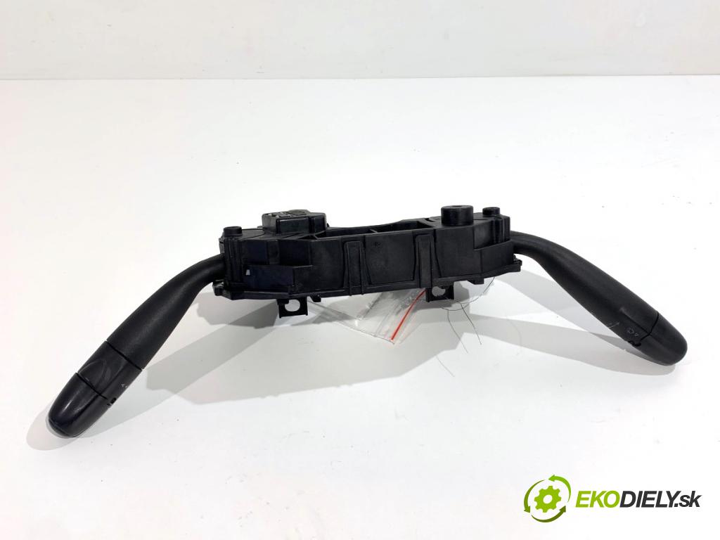 CITROEN C4 I liftback 2004 80 kW 1.6 16V 1587 přepínač kombinovaný 96554962XT (Páčky pod volantem)