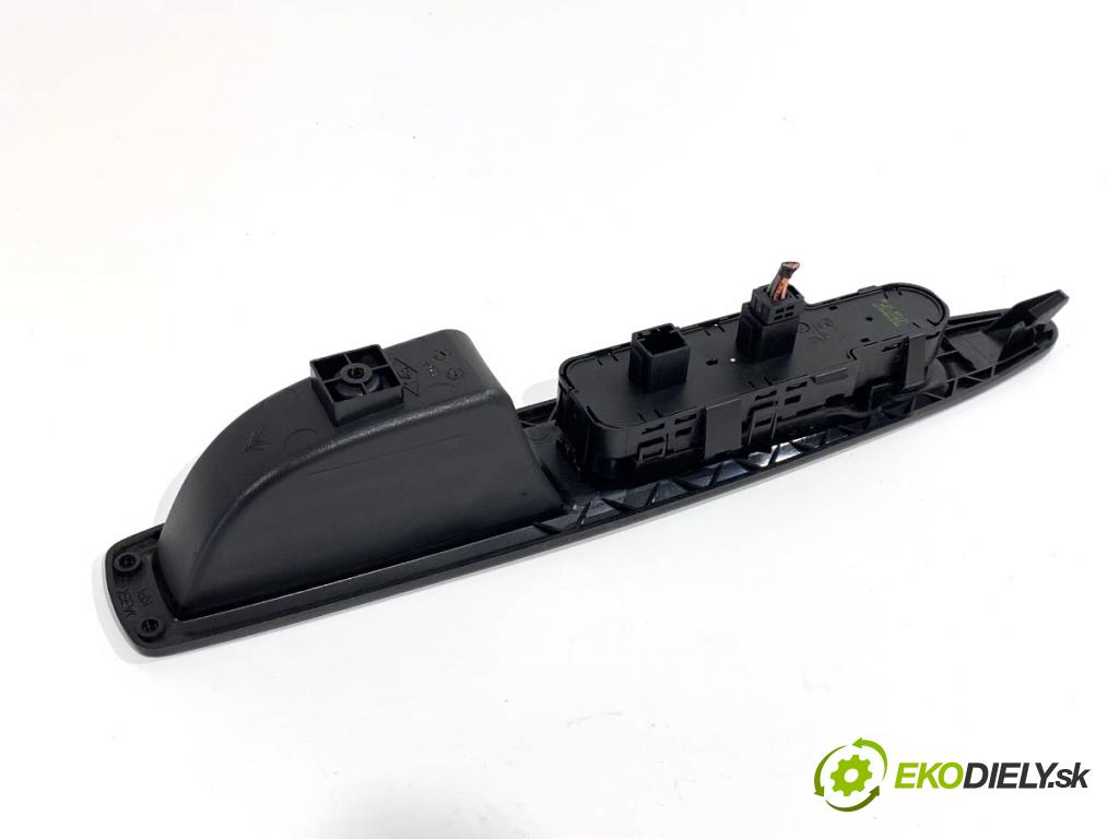 CITROEN C4 I liftback 2004 80 kW 1.6 16V 1587 Prepínač okien 9651464277 (Prepínacie páčky pod volantom)