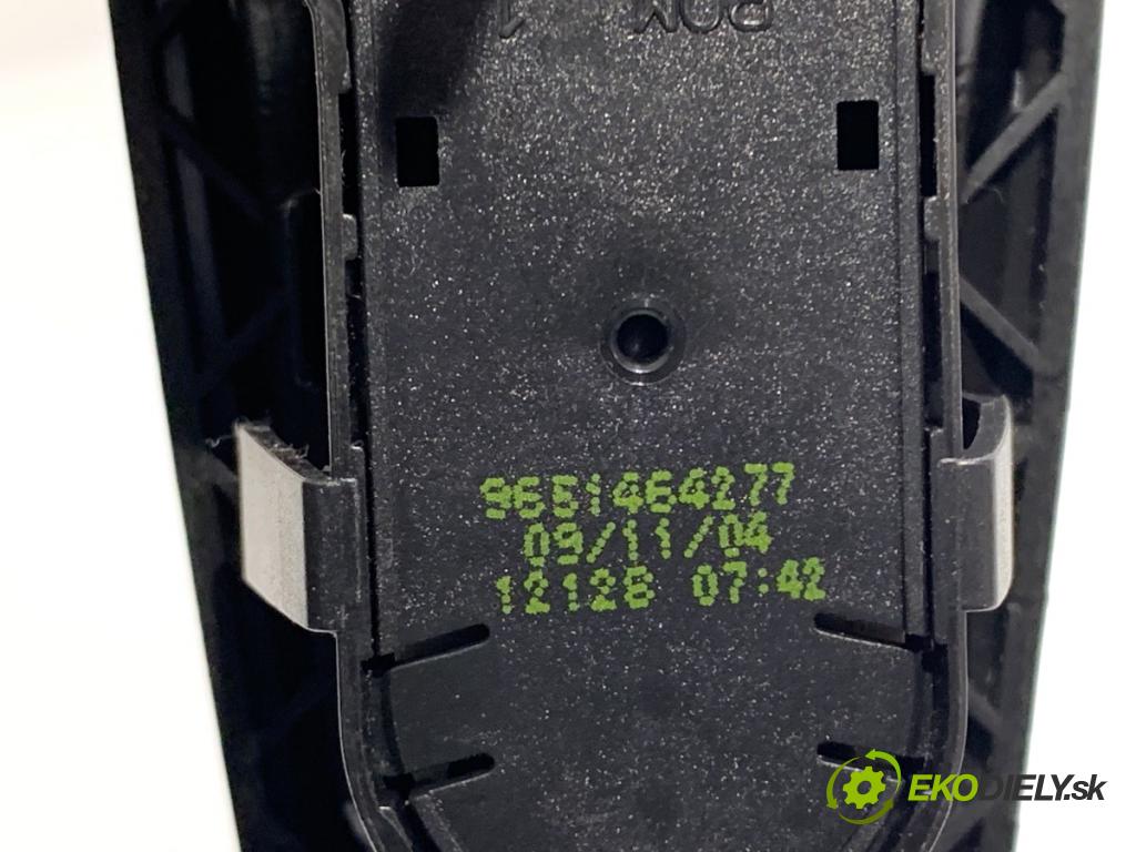 CITROEN C4 I liftback 2004 80 kW 1.6 16V 1587 Prepínač okien 9651464277 (Prepínacie páčky pod volantom)