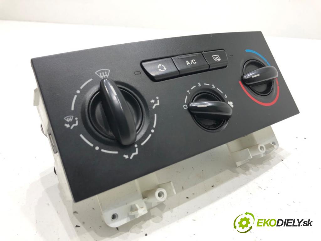 CITROEN C4 I liftback 2004 80 kW 1.6 16V 1587 Panel ovládaní topení B9642 (Páčky pod volantem)