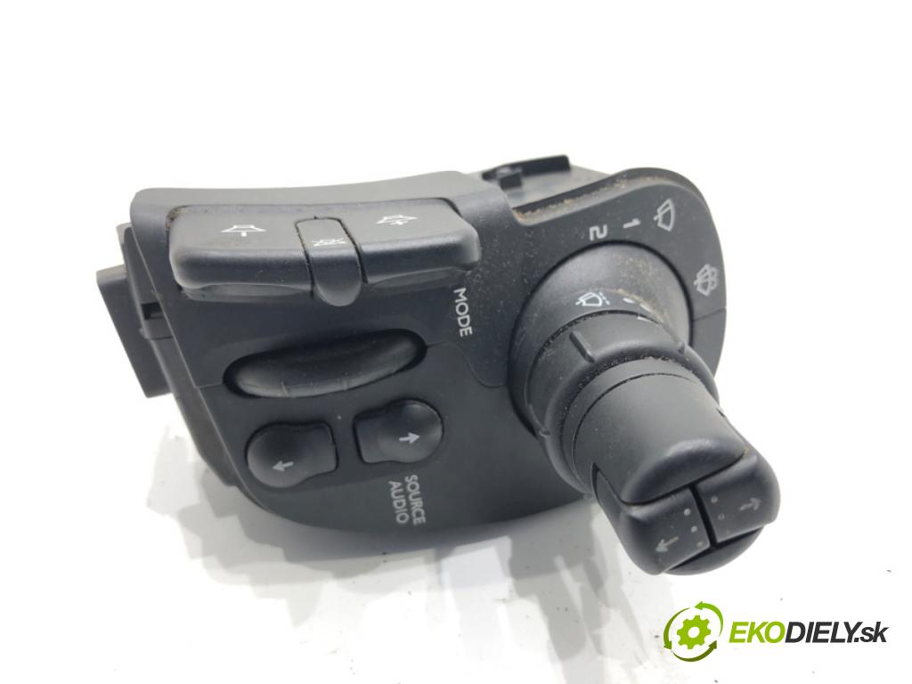 RENAULT KANGOO II nadwozie wielkoprzestrzenne (MPV) 2009 63 kW 1.5 dCi 85 (KW0K, KW0L, KW0B) 1461 Prepínač stieračov 88103005 (Prepínacie páčky pod volantom)