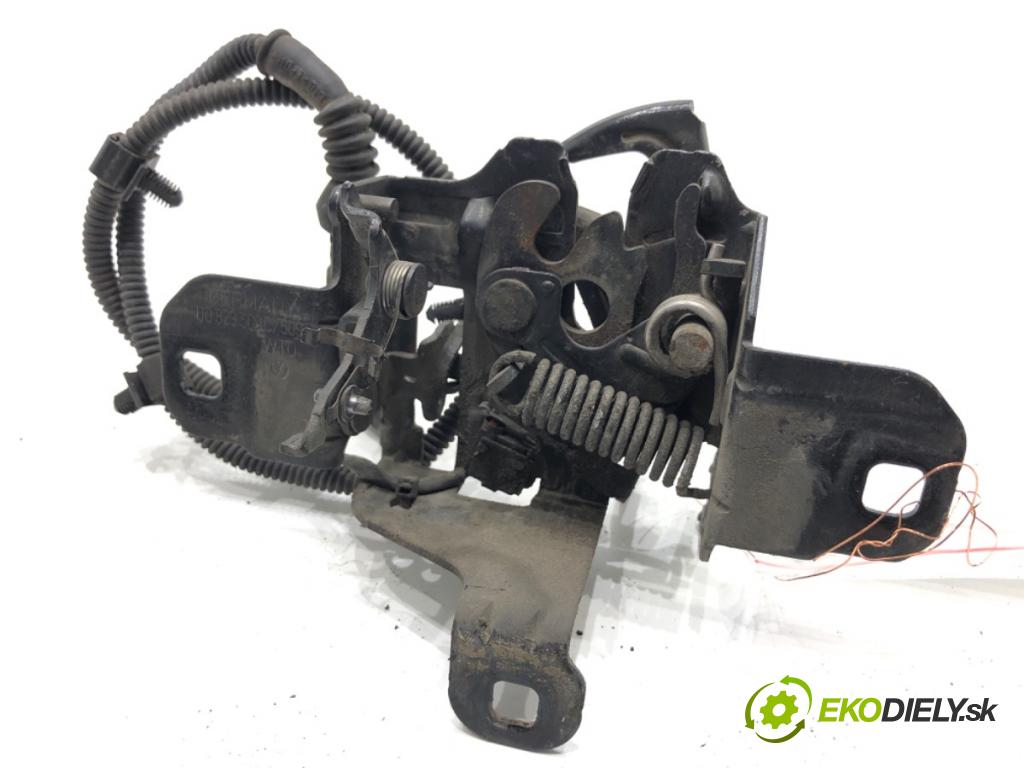 VW GOLF IV liftback 2000 66 kW 1.9 TDI 1896 zámok kapoty predný 1J0823509C/509D