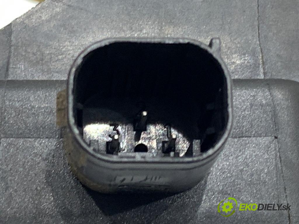 VW GOLF IV liftback 2000 66 kW 1.9 TDI 1896 Snímač ESP 1J1907637B