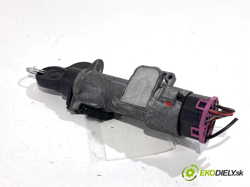 VW GOLF IV liftback 2000 66 kW 1.9 TDI 1896 spinačka 4B0905851C (Spínacia skrinka)