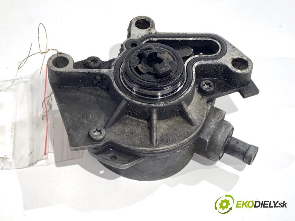 VW GOLF IV liftback 2000 66 kW 1.9 TDI 1896 Pumpa vákuová 038145101B