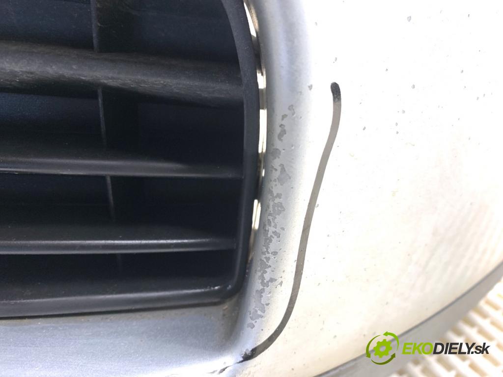 VW GOLF V liftback 2004 103 kW 2.0 TDI 1968 Nárazník predný  (Kľučka dverí ostatné)