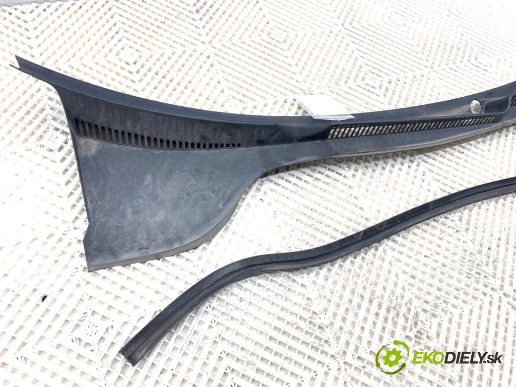 VW GOLF V liftback 2004 103 kW 2.0 TDI 1968 Torpédo, plast pod čelné okno 1K1819415 (Torpédo (plast pod čelným sklom))