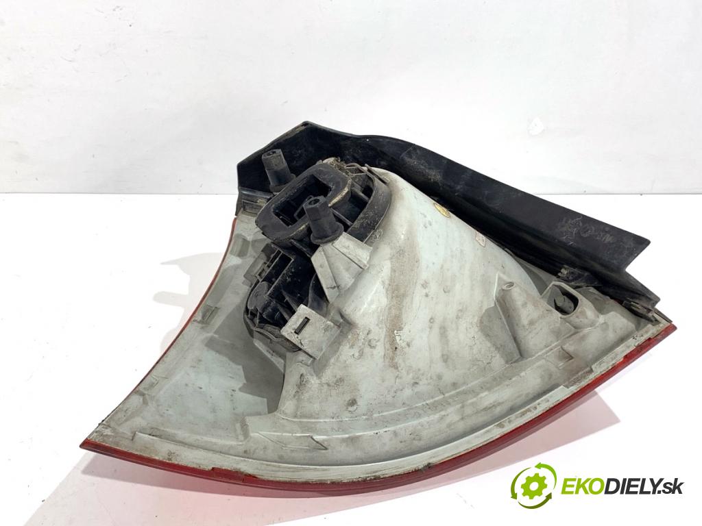 VW GOLF V liftback 2004 103 kW 2.0 TDI 1968 Svetlo pravy zad 1K6945112C