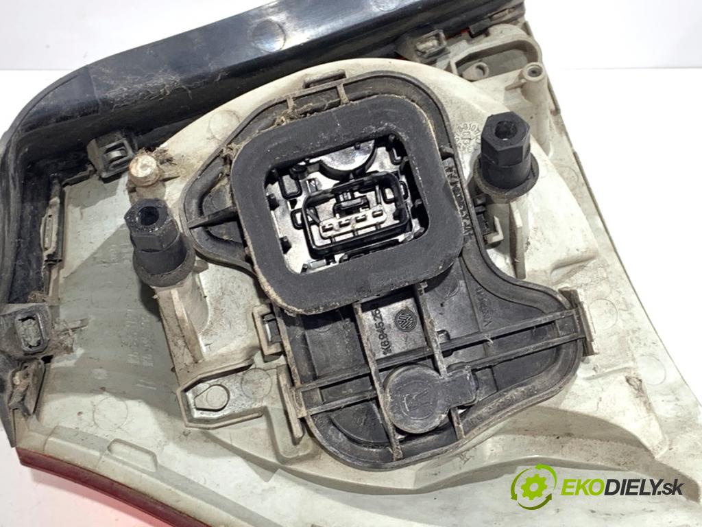 VW GOLF V liftback 2004 103 kW 2.0 TDI 1968 Svetlo pravy zad 1K6945112C