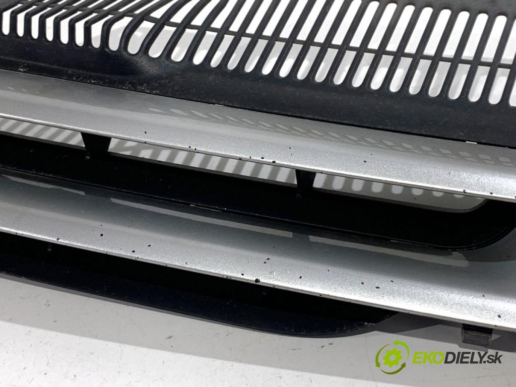 VW GOLF V liftback 2004 103 kW 2.0 TDI 1968 mřížka maska 1K0853655A (Přední mřížka (maska chladiče))