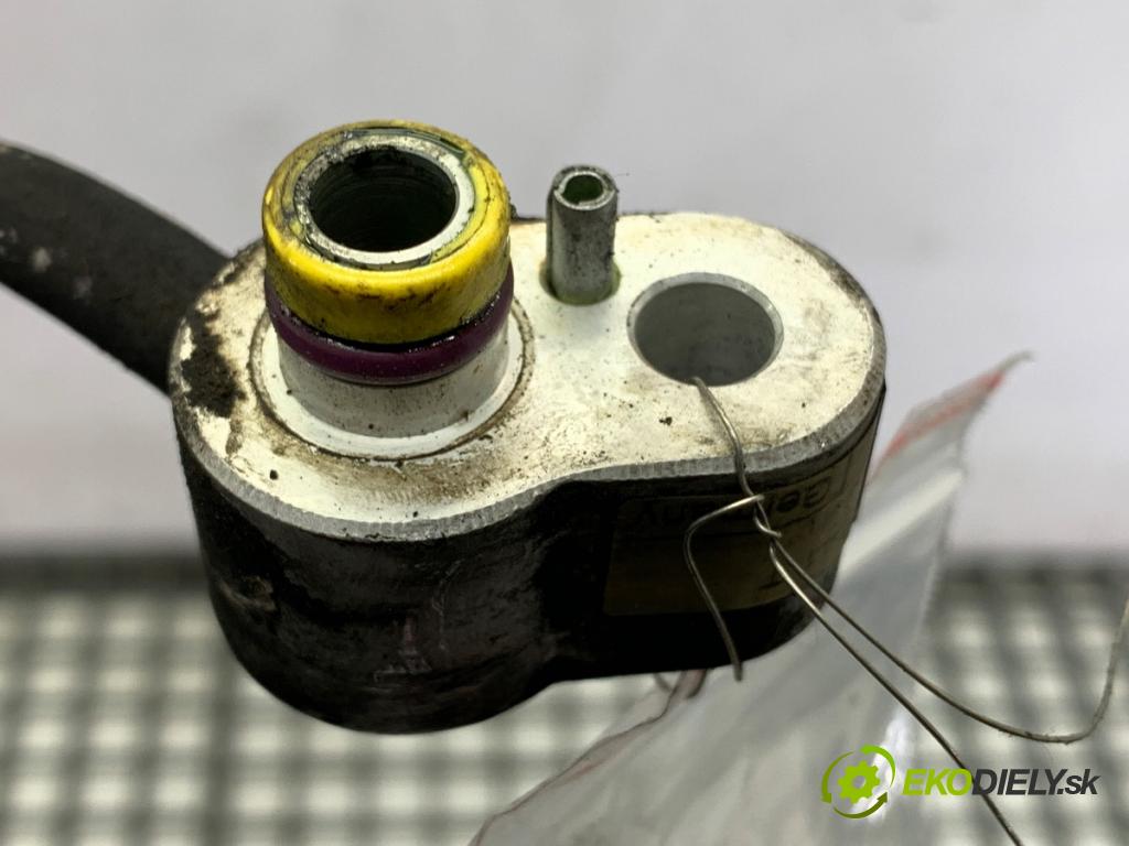 VW GOLF V liftback 2004 103 kW 2.0 TDI 1968 rúrka klimatizácie 1K0820741T (Rúrka klimatizácie)