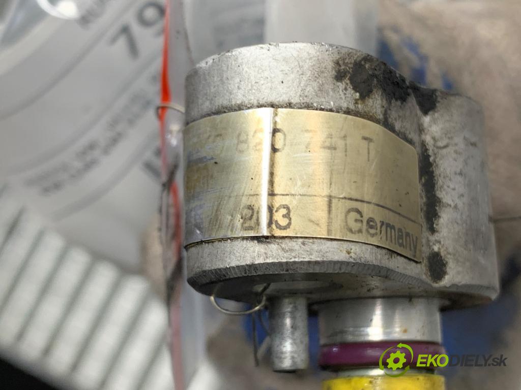 VW GOLF V liftback 2004 103 kW 2.0 TDI 1968 rúrka klimatizácie 1K0820741T (Rúrka klimatizácie)