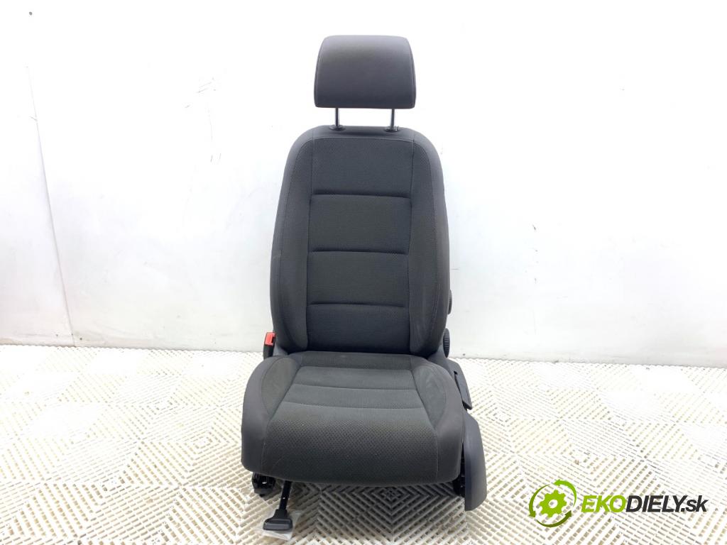 VW GOLF V liftback 2004 103 kW 2.0 TDI 1968 Sedadlo ľavy predný 