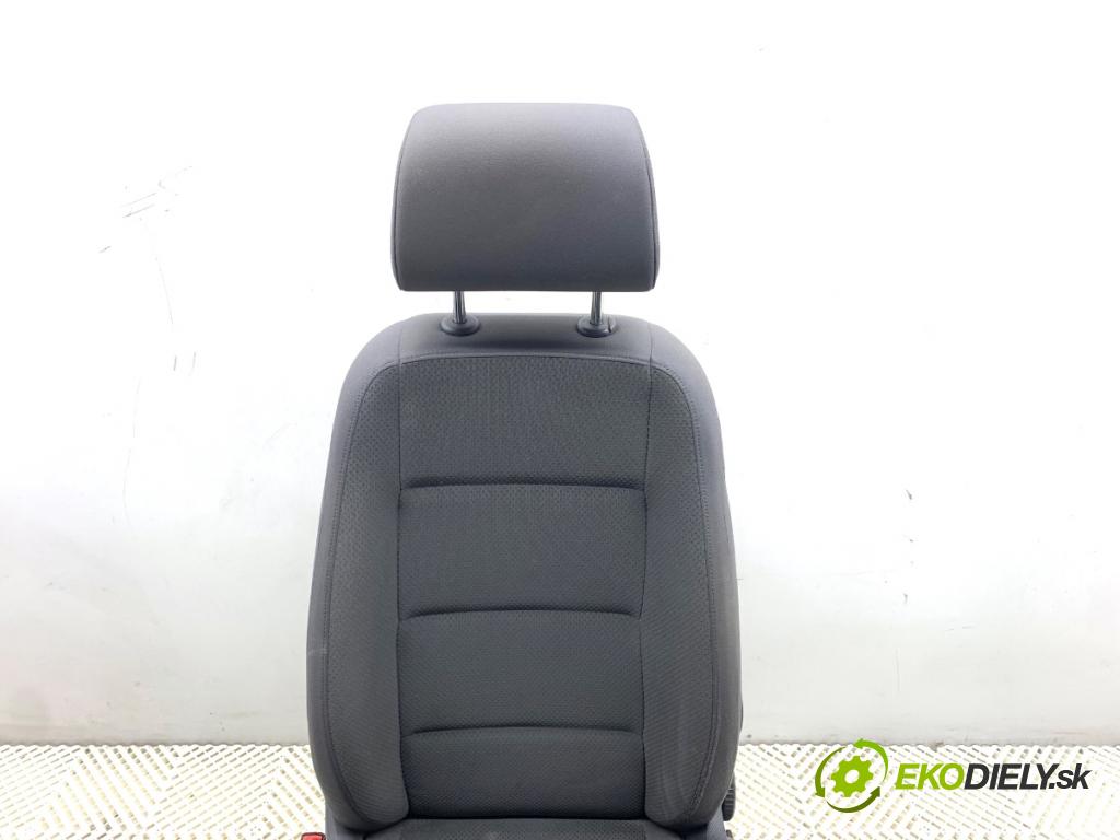 VW GOLF V liftback 2004 103 kW 2.0 TDI 1968 Sedadlo ľavy predný