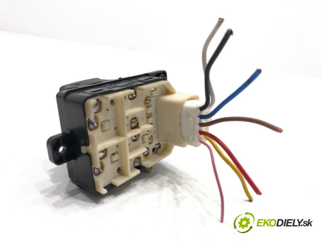 KIA PICANTO I liftback 2006 48 kW 1.1 1086 Prepínač okien 621W05240 (Prepínacie páčky pod volantom)